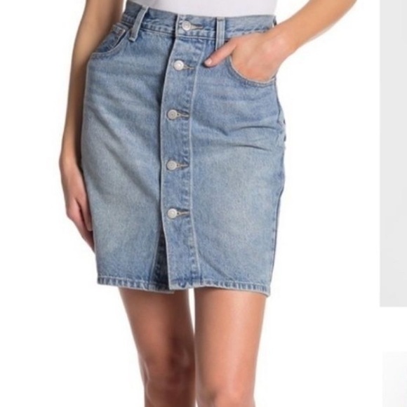 Levi's Light Blue Denim Pencil Mom Skirt, Size 28 - Picture 1 of 9